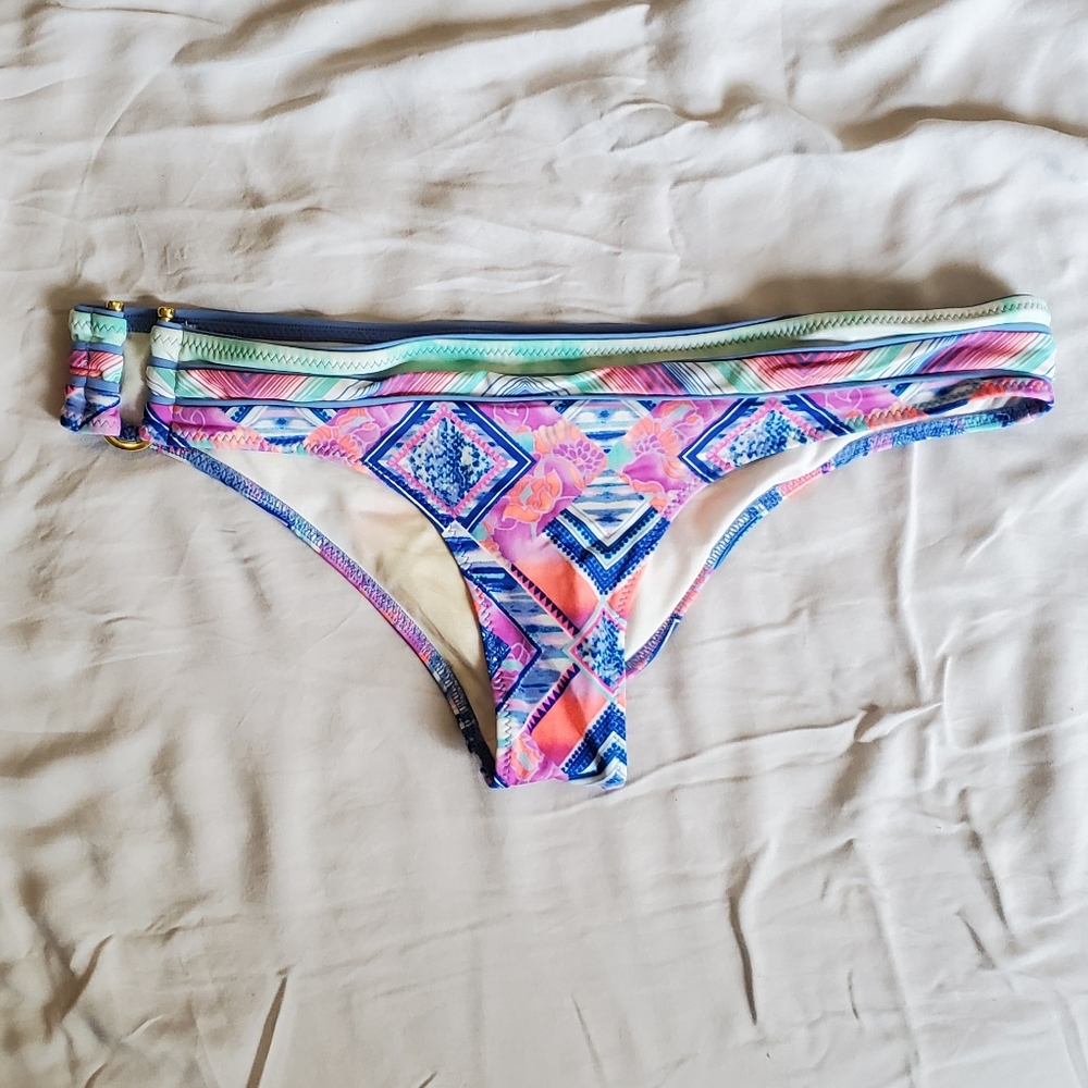 *BUNDLE 4 BIKINIS FOR $25!* Victoria Secret Bikini